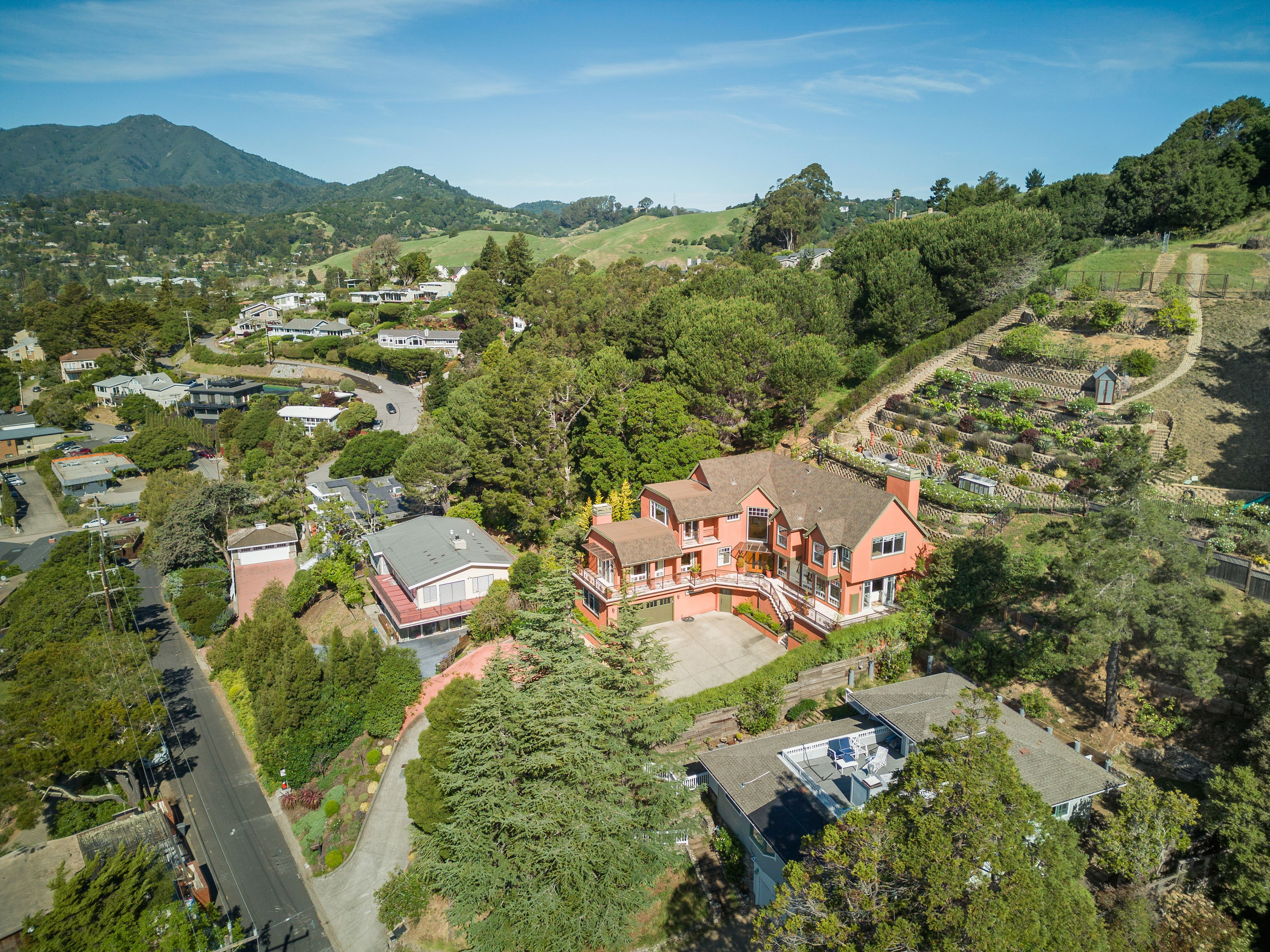  Privacy, Natural Beauty and Sweeping Views - 物件實景