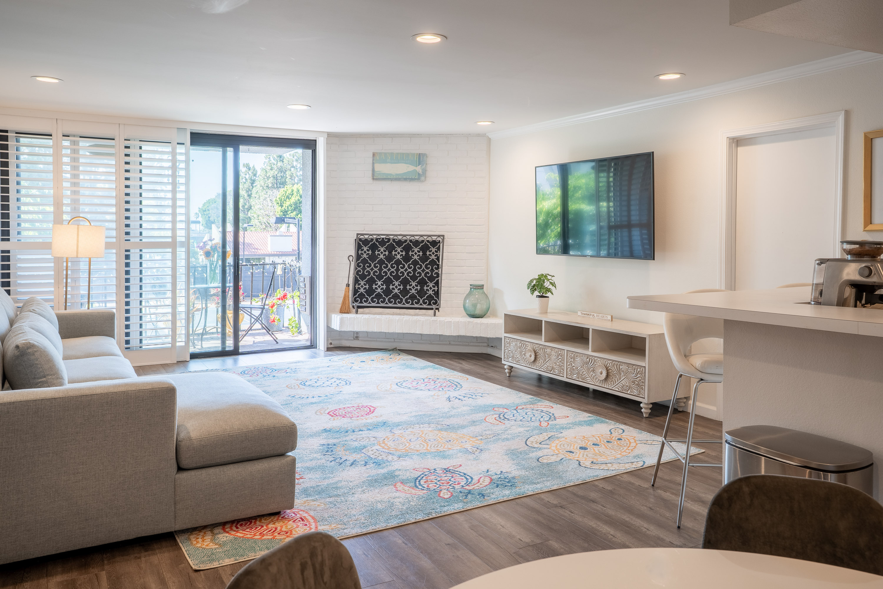  8145 Redlands St - 物件實景