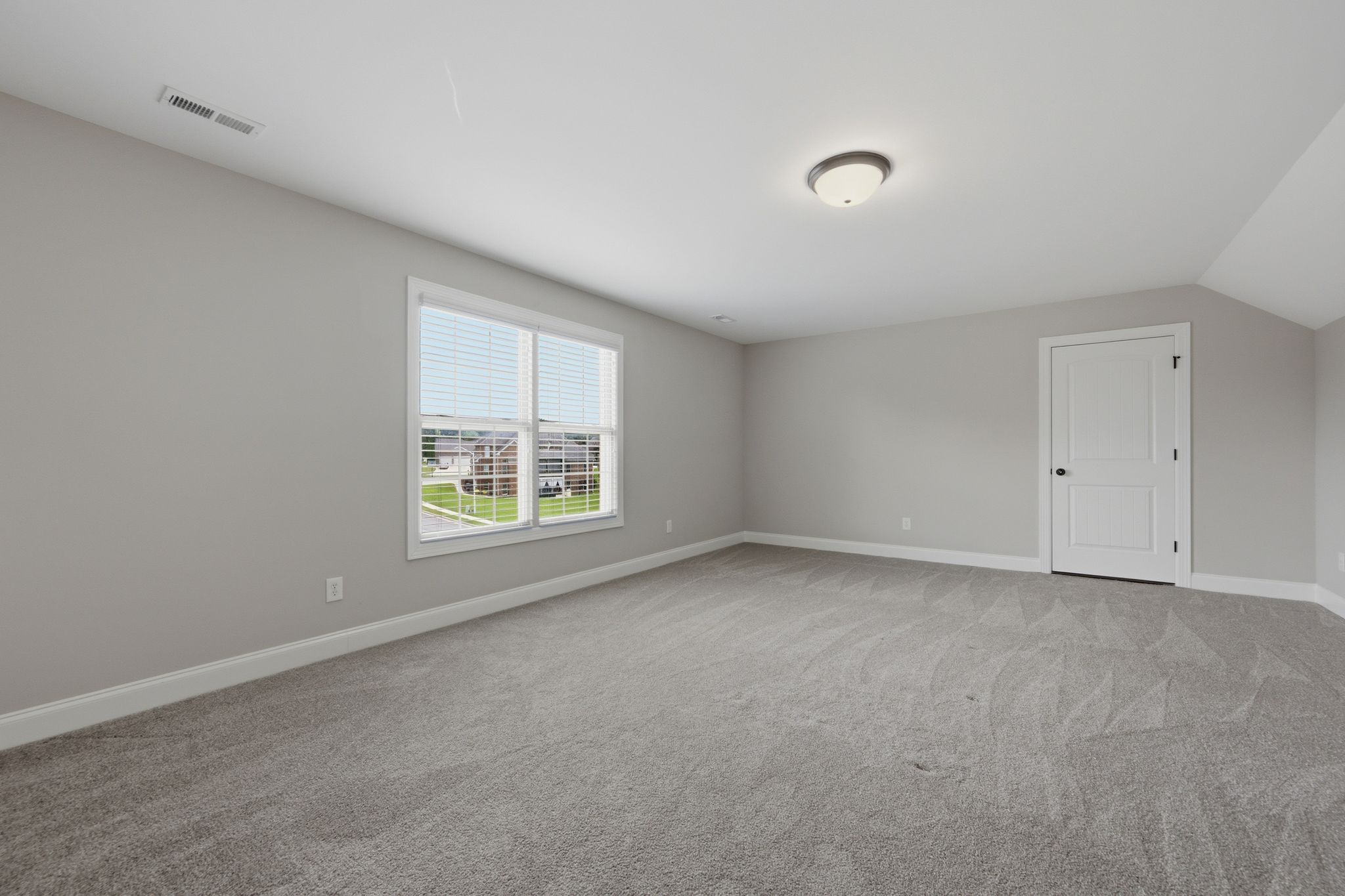  214 Legendwood Drive  NW - 物件實景