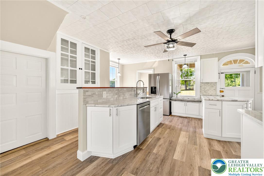 East Allen Twp, Pennsylvania, 18017, United States, 4 Bedrooms Bedrooms, ,2 BathroomsBathrooms,Residential,For Sale,1926367
