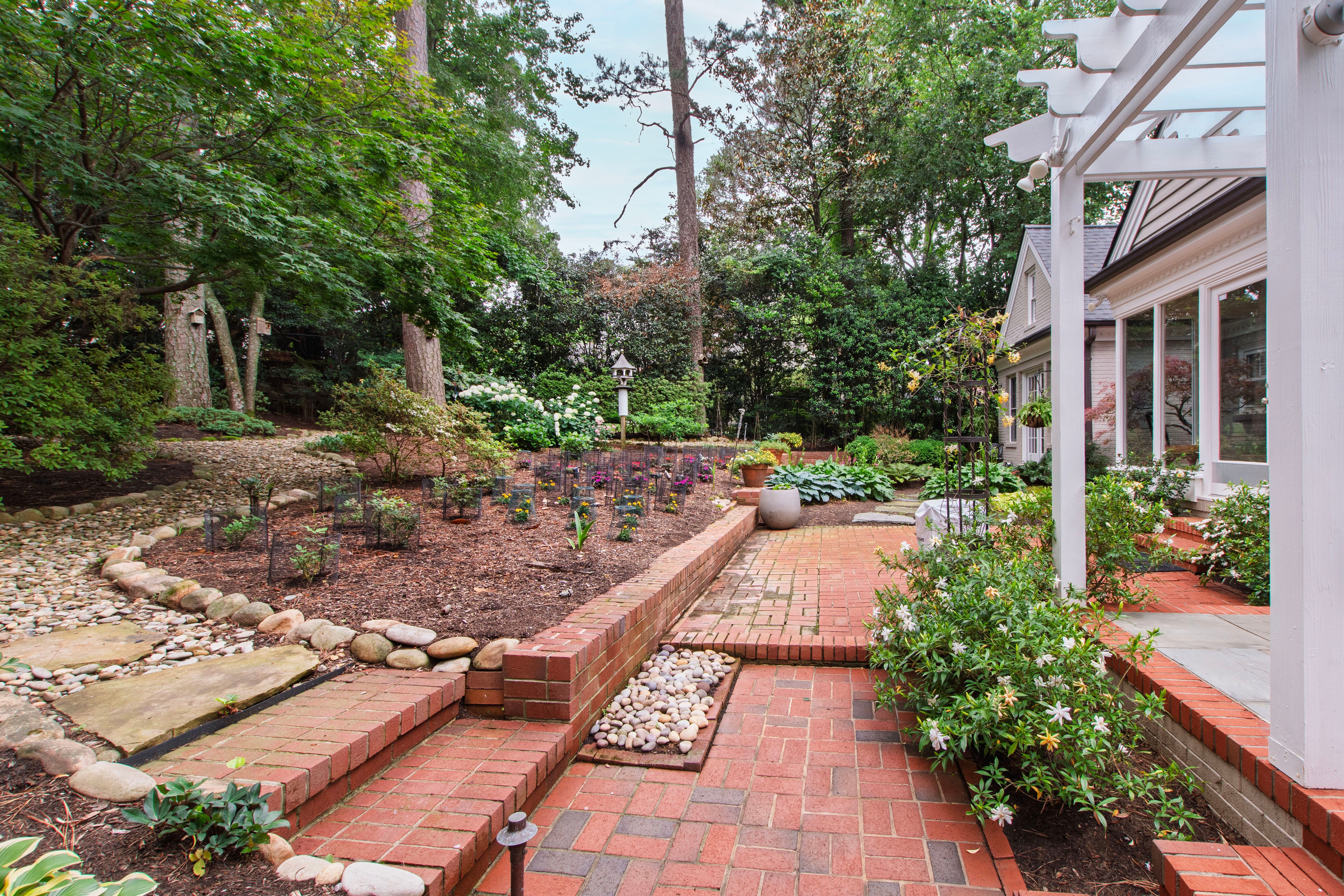  2507 Sanderson Drive, Raleigh, NC 27608 - 物件實景