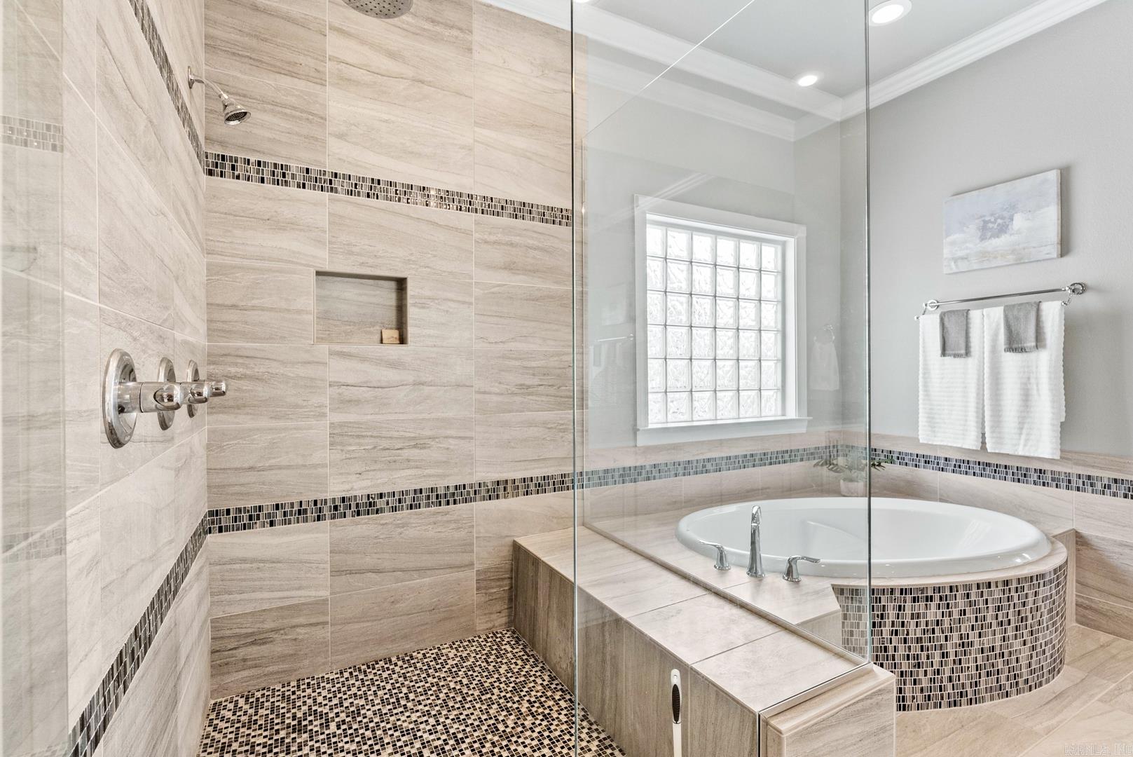 Little Rock, Arkansas, 72205, United States, 4 Bedrooms Bedrooms, ,4 BathroomsBathrooms,Residential,For Sale,1908358