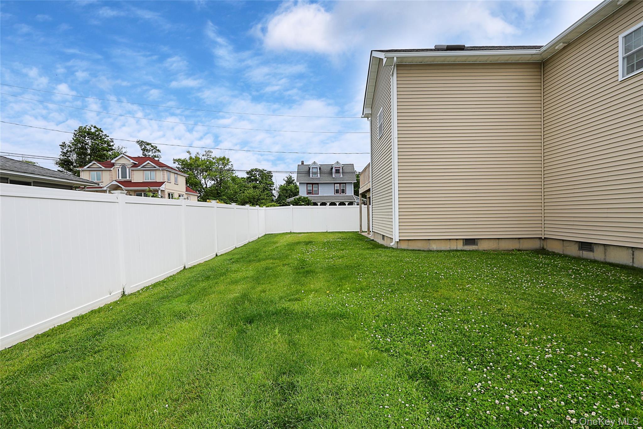  370 Rider Avenue, Patchogue, NY, 11772 - 物件實景