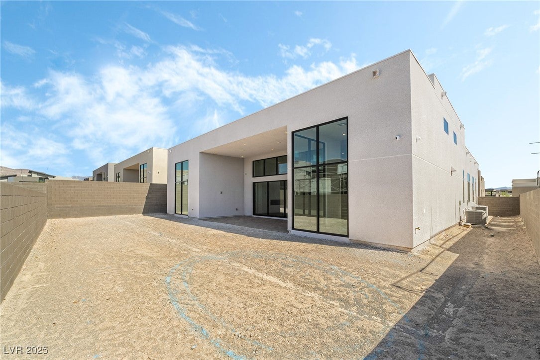 Las Vegas, Nevada, 89135, United States, 4 Bedrooms Bedrooms, ,5 BathroomsBathrooms,Residential,For Sale,1974959