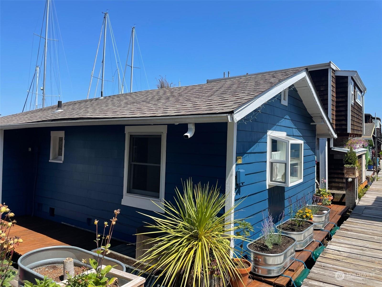 2420 WESTLAKE AVENUE N 5, SEATTLE, Washington, 98109, United States, 1 Bedroom Bedrooms, ,1 BathroomBathrooms,Residential,For Sale,2420 WESTLAKE AVENUE N 5,1619171