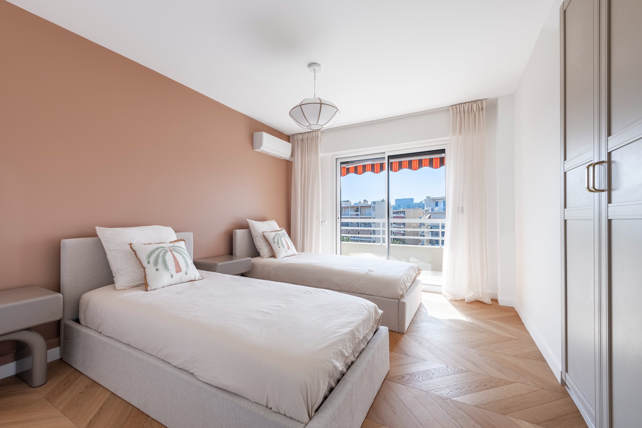  Exceptional top-floor apartment with panoramic sea views and private rooftop te… - 物件實景