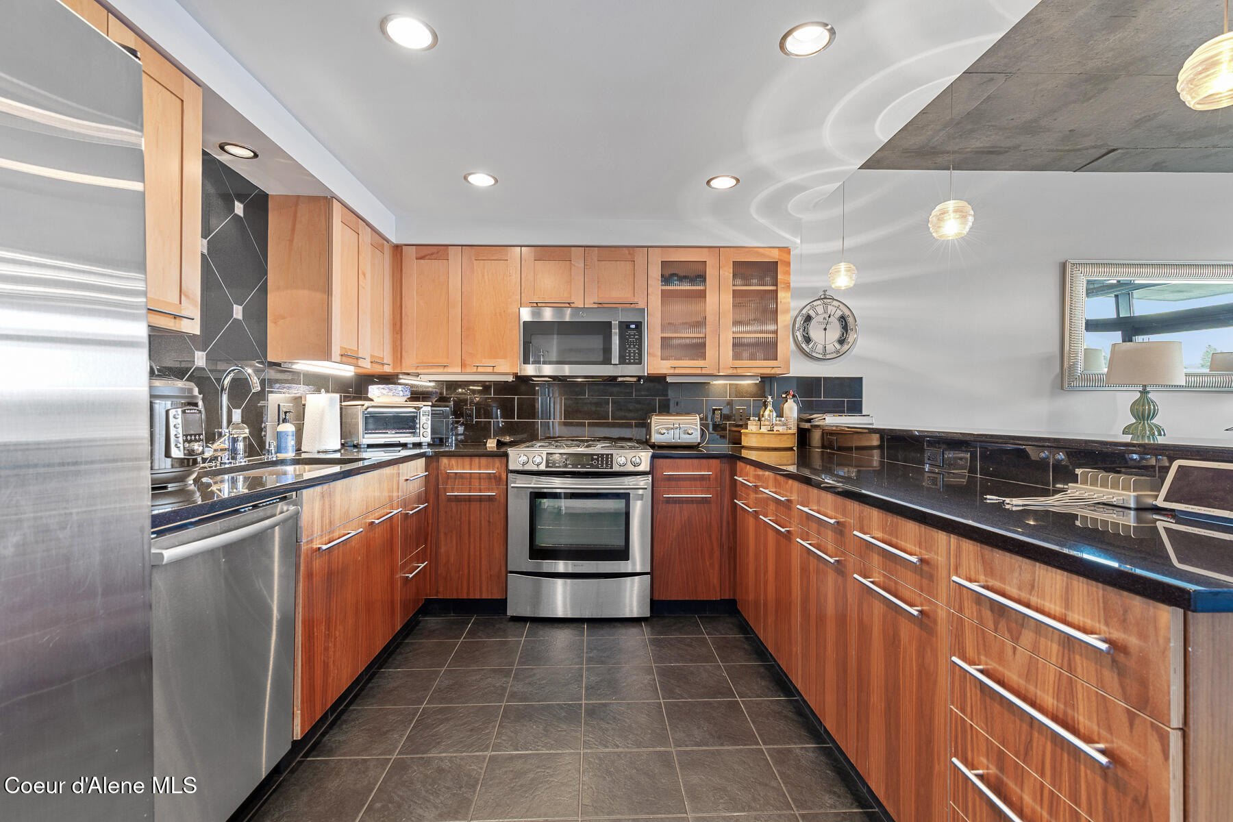 Coeur d'Alene, Idaho, 83814, United States, 2 Bedrooms Bedrooms, ,2 BathroomsBathrooms,Residential,For Sale,2007822