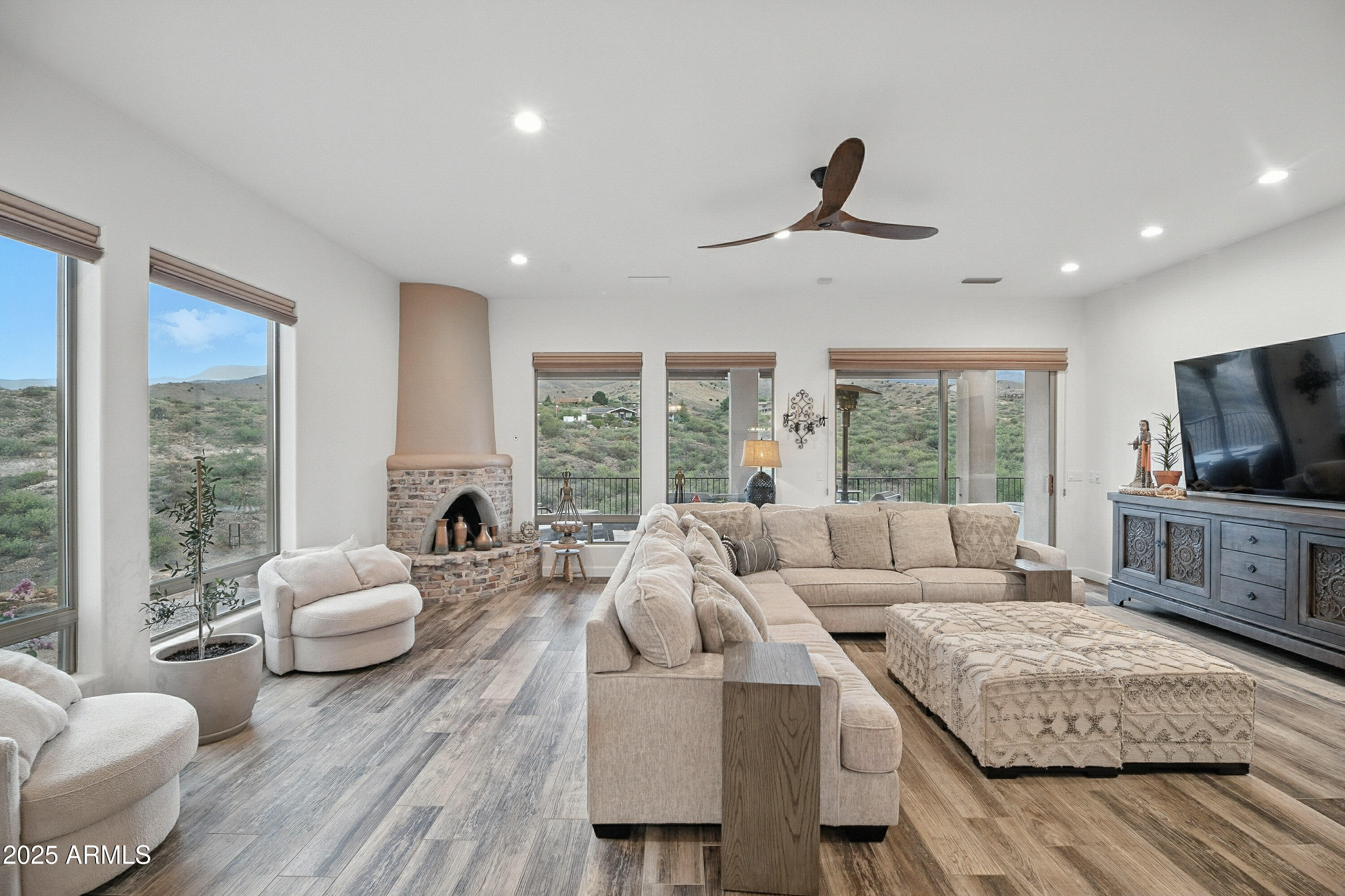 Clarkdale, Arizona, 86324, United States, 3 Bedrooms Bedrooms, ,Residential,For Sale,1927431