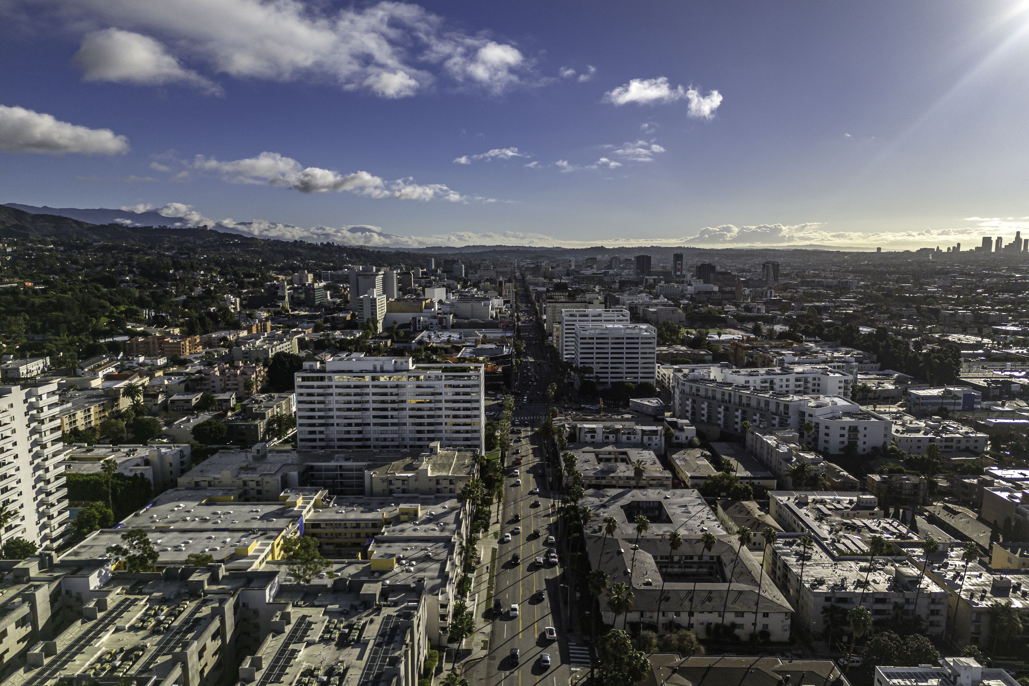  7320 Hawthorn Ave - 物件實景