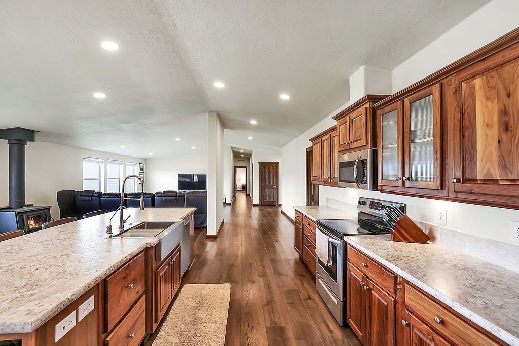 Donnelly, Idaho, 83615, United States, 3 Bedrooms Bedrooms, ,1 BathroomBathrooms,Residential,For Sale,2005150