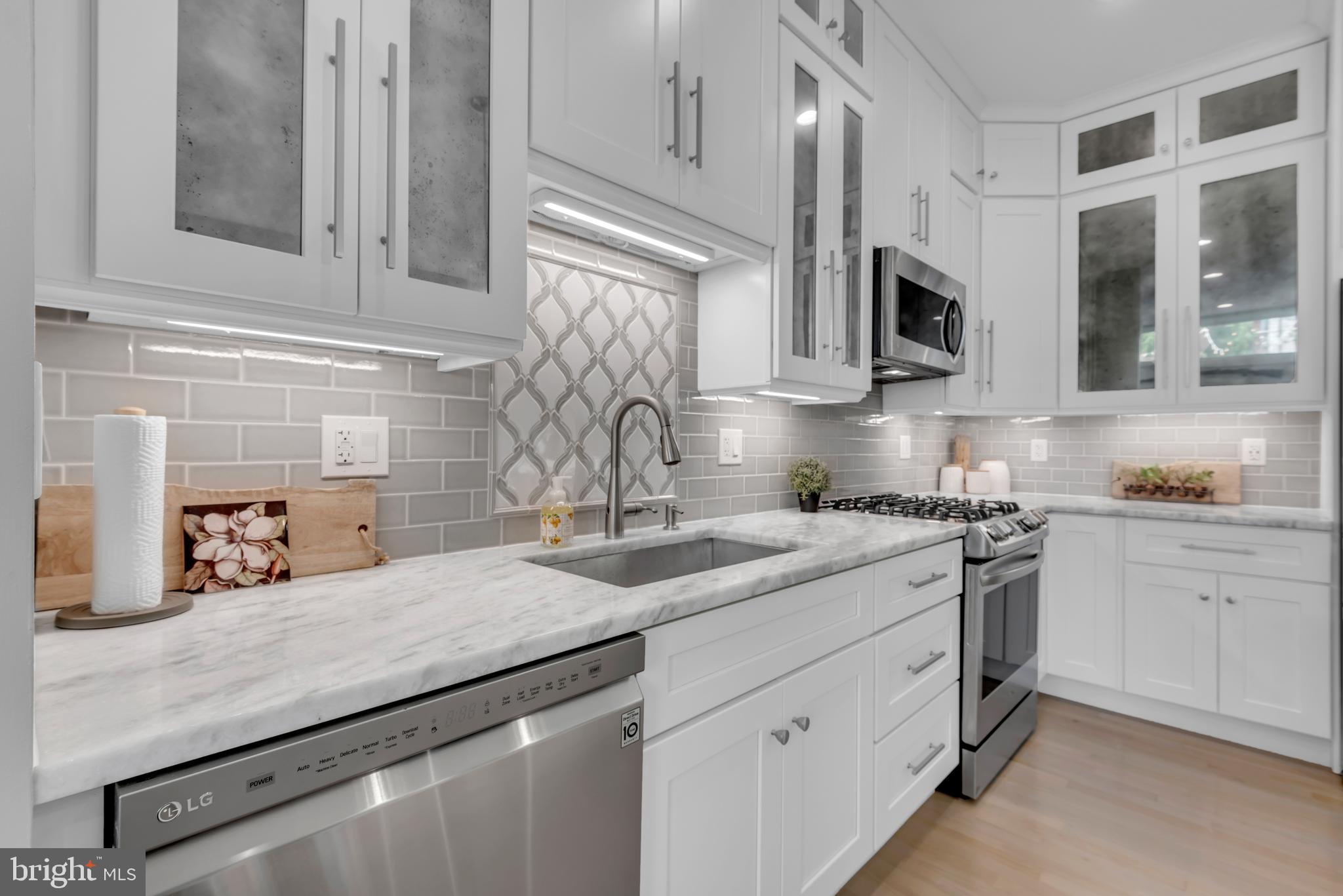 Washington, District of Columbia, 20024, United States, 3 Bedrooms Bedrooms, ,3 BathroomsBathrooms,Residential,For Sale,1943567