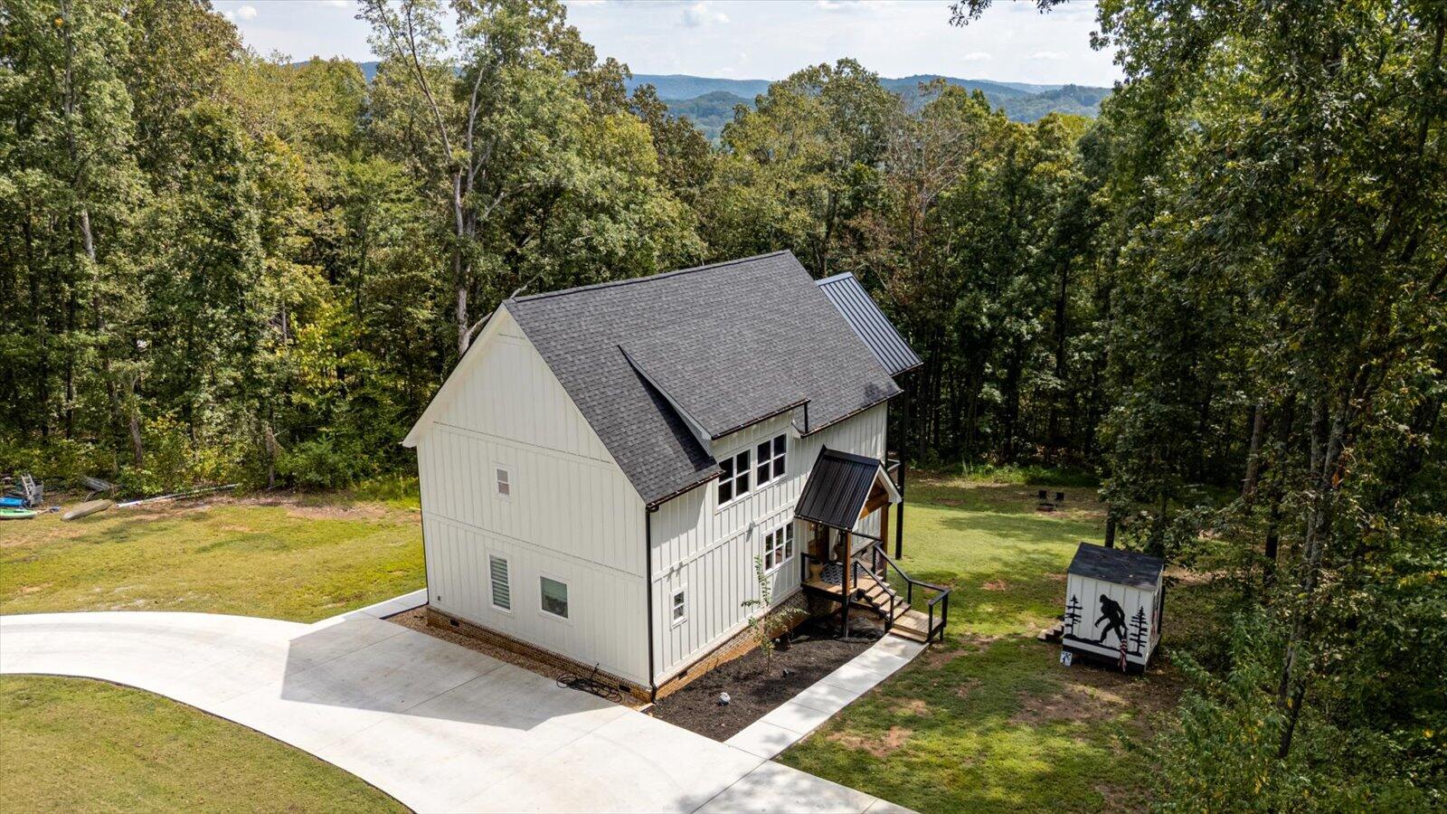 Jasper, Tennessee, 37347, United States, 3 Bedrooms Bedrooms, ,2 BathroomsBathrooms,Residential,For Sale,1976717