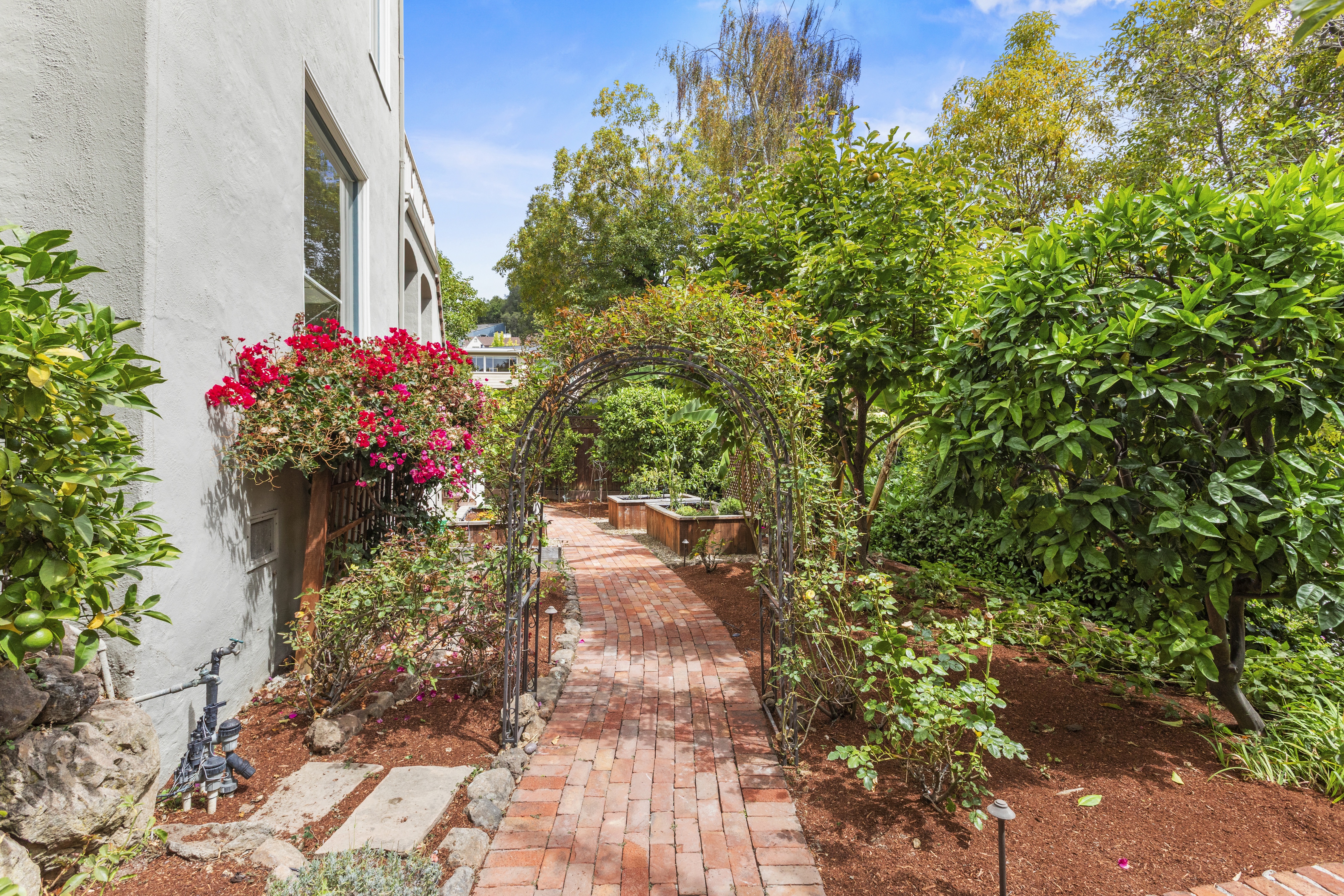  A Cherished Upper Piedmont Estate with Exceptional Views and Gardens - 物件實景