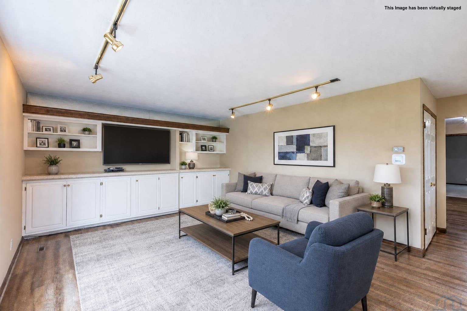 Sioux City, Iowa, 51104, United States, 4 Bedrooms Bedrooms, ,5 BathroomsBathrooms,Residential,For Sale,2042014