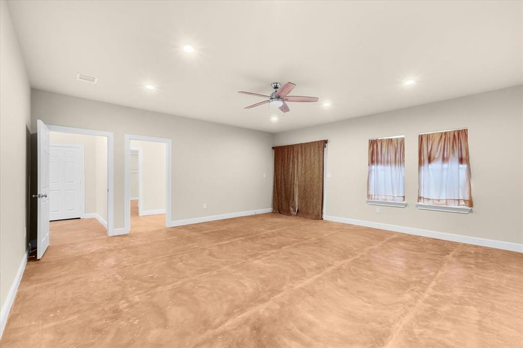 Weatherford, Texas, 76088, United States, 4 Bedrooms Bedrooms, ,3 BathroomsBathrooms,Residential,For Sale,1974322