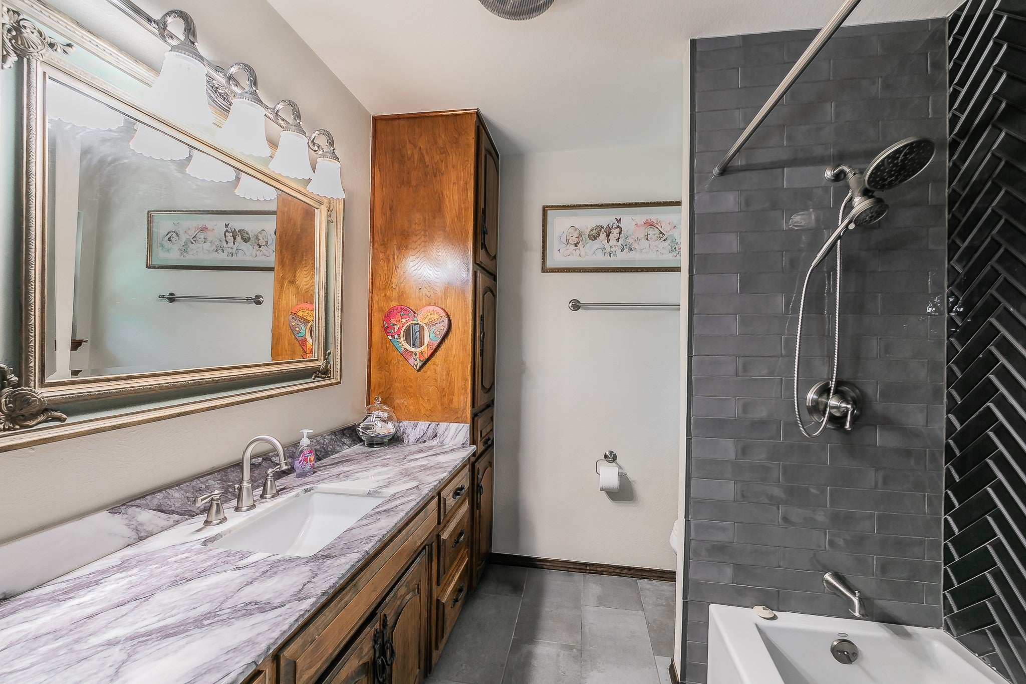 Arlington, Texas, 76012, United States, 3 Bedrooms Bedrooms, ,3 BathroomsBathrooms,Residential,For Sale,1976983