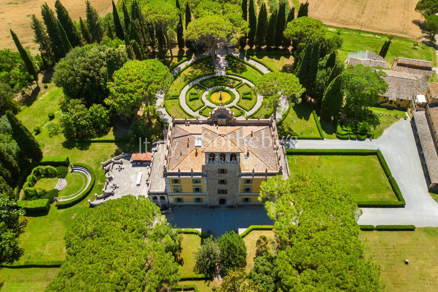  Magnificent historical villa with typical italian garden in Umbria - 物件實景