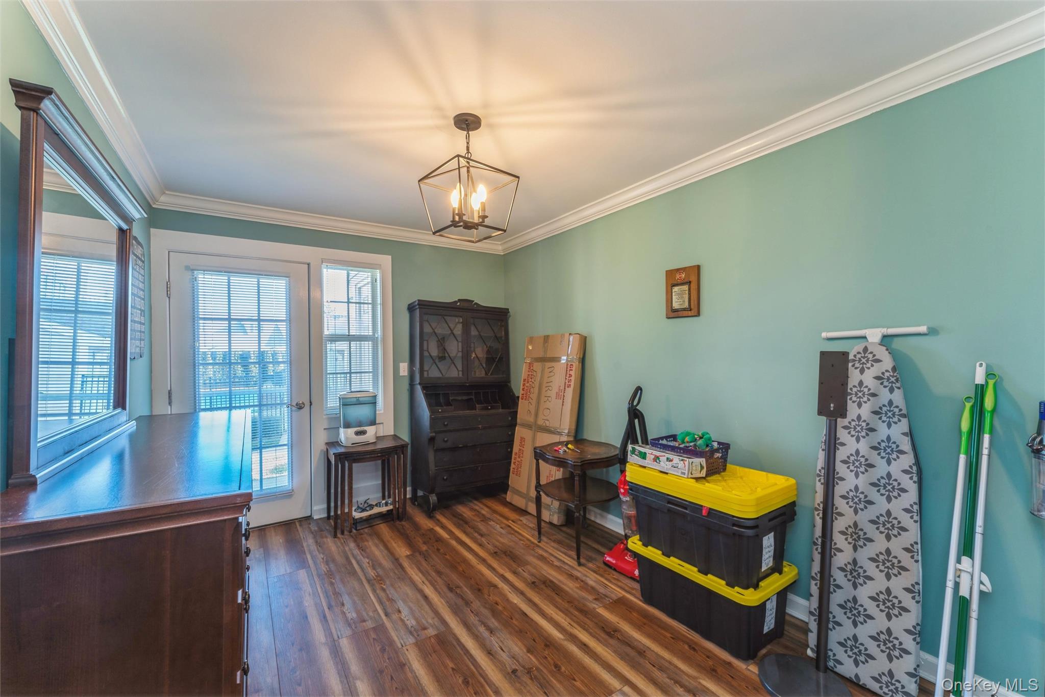 Valley Stream, New York, 11580, United States, 2 Bedrooms Bedrooms, ,2 BathroomsBathrooms,Residential,For Sale,2002901