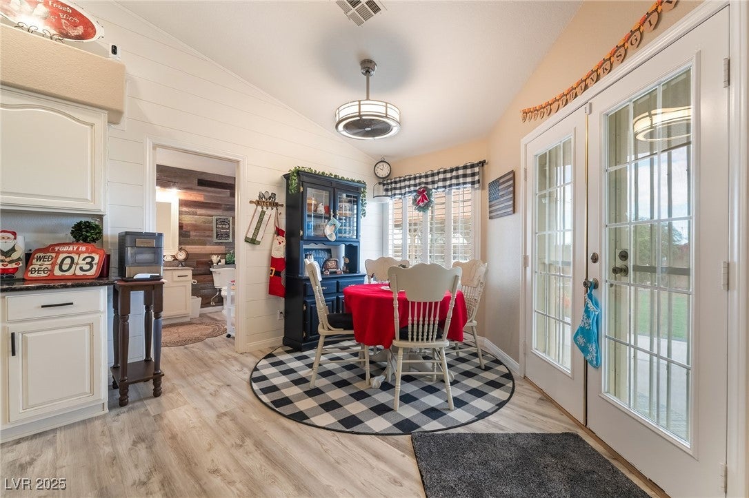 Henderson, Nevada, 89015, United States, 4 Bedrooms Bedrooms, ,3 BathroomsBathrooms,Residential,For Sale,2001549