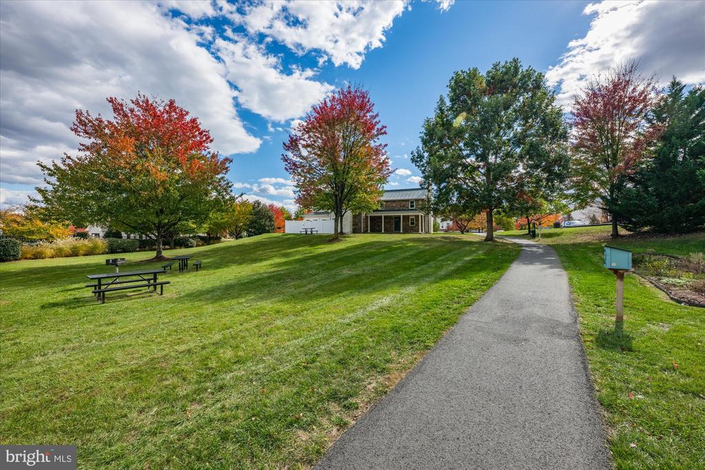 Leesburg, Virginia, 20175, United States, 5 Bedrooms Bedrooms, ,4 BathroomsBathrooms,Residential,For Sale,1987401