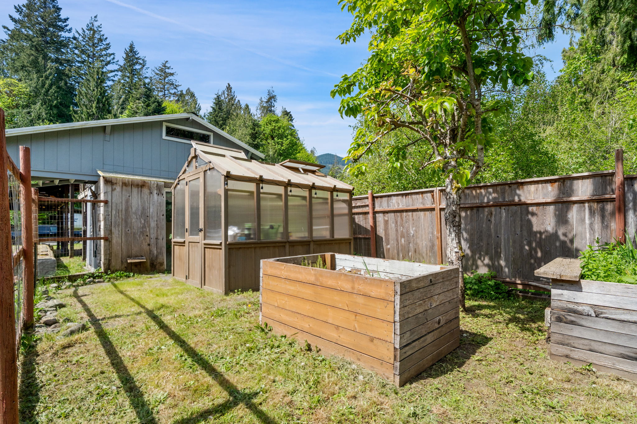  560 Mountain Trail Road, Brinnon, WA 98320 - 物件實景
