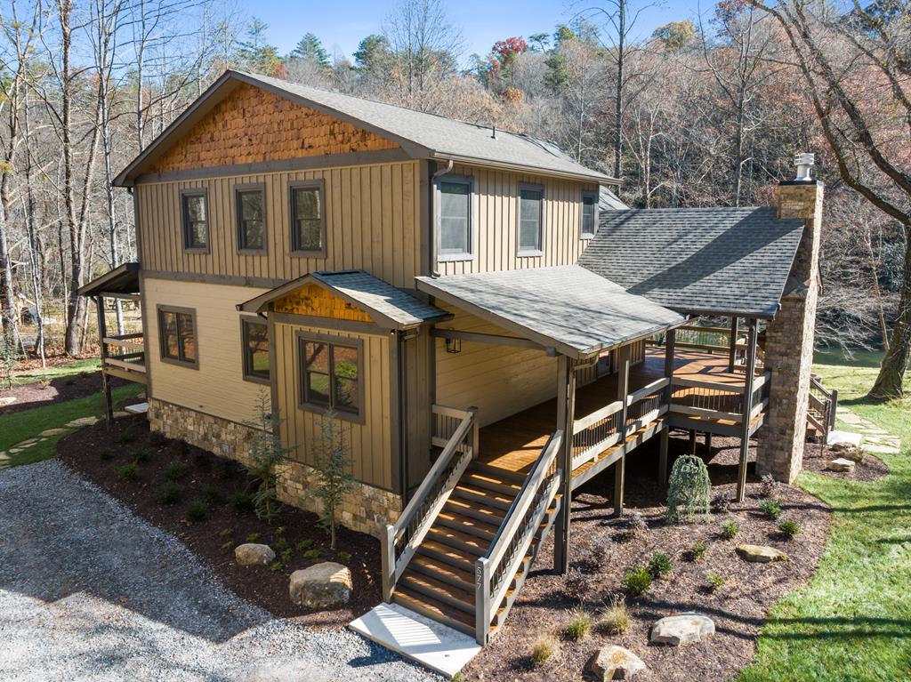 Mineral Bluff, Georgia, 30559, United States, 4 Bedrooms Bedrooms, ,5 BathroomsBathrooms,Residential,For Sale,1986837