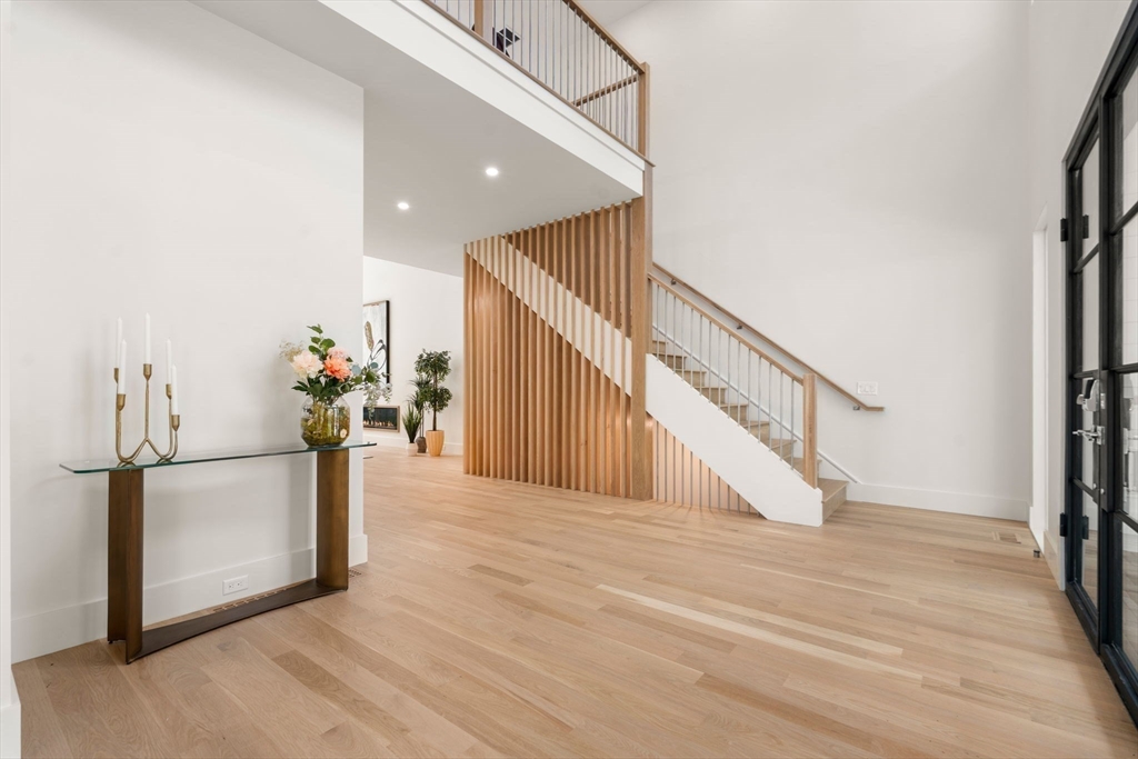 Newton, Massachusetts, 02461, United States, 6 Bedrooms Bedrooms, ,7 BathroomsBathrooms,Residential,For Sale,1882798