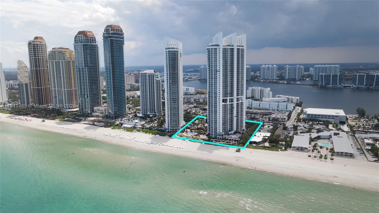 Sunny Isles Beach, Florida, 33160, United States, 3 Bedrooms Bedrooms, ,4 BathroomsBathrooms,Residential,For Sale,1991533