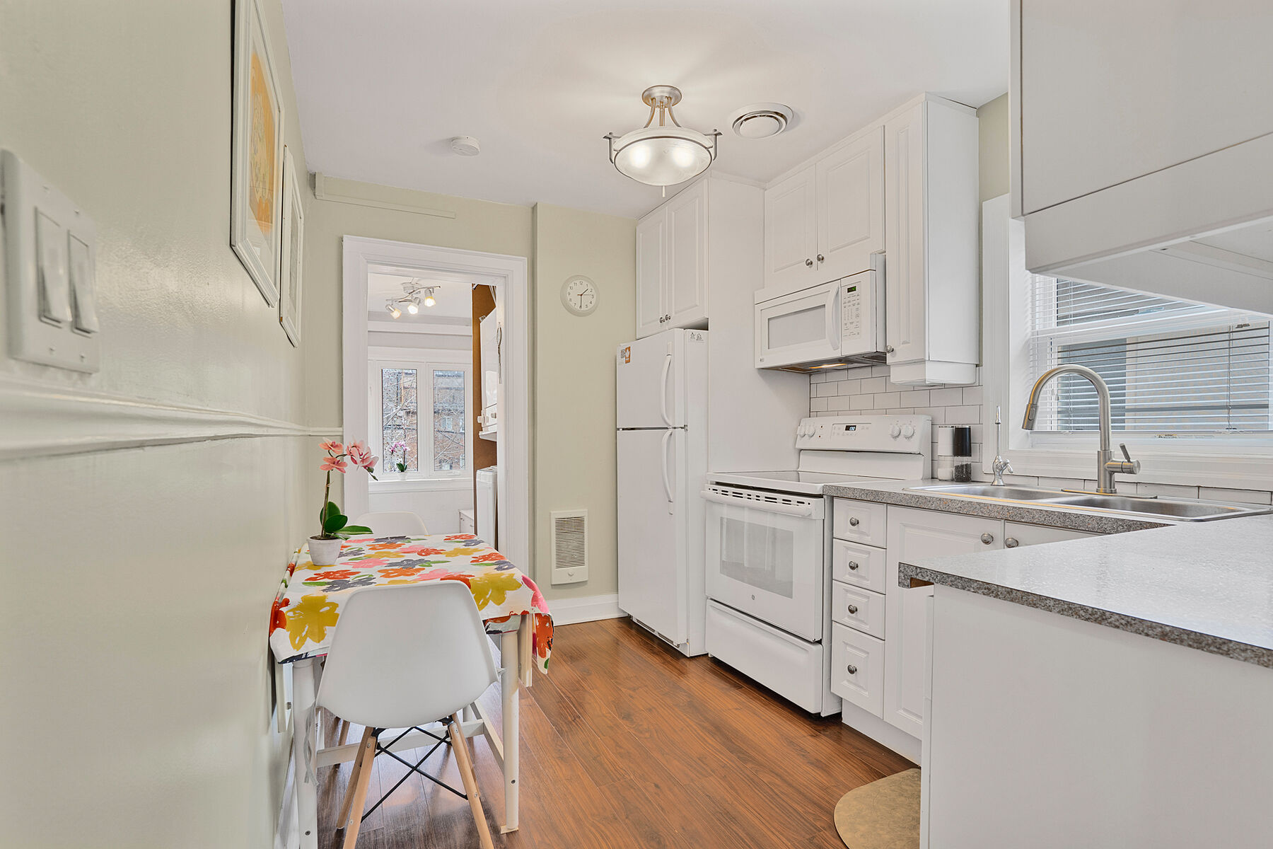  Rare Duplex in Davisville - 物件實景