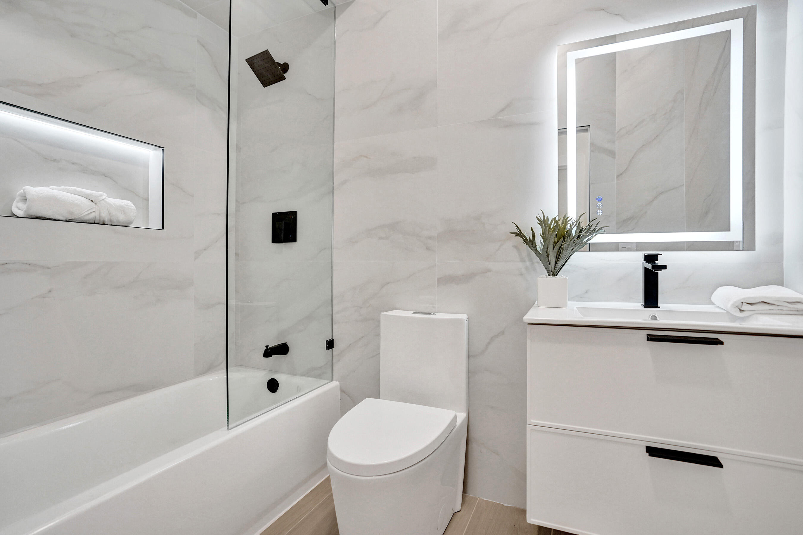 Delray Beach, Florida, 33446, United States, 4 Bedrooms Bedrooms, ,2 BathroomsBathrooms,Residential,For Sale,1898707