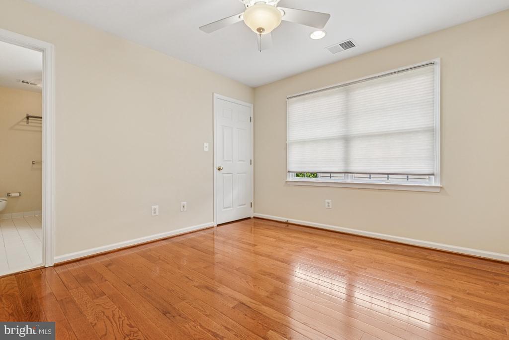 Ashburn, Virginia, 20147, United States, 5 Bedrooms Bedrooms, ,6 BathroomsBathrooms,Residential,For Sale,1839490