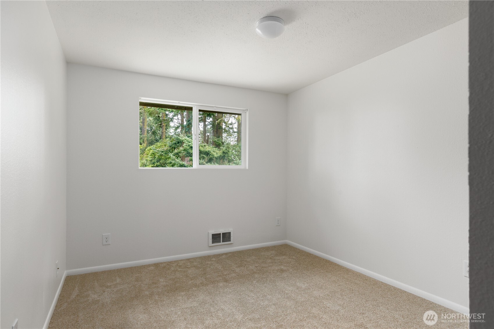 Oak Harbor, Washington, 98277, United States, 3 Bedrooms Bedrooms, ,2 BathroomsBathrooms,Residential,For Sale,1989027