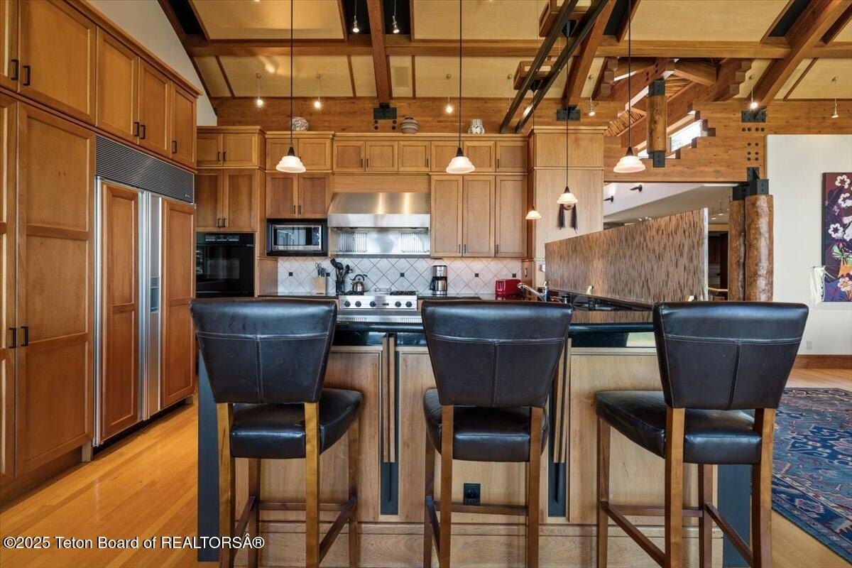 Jackson, Wyoming, 83001, United States, 4 Bedrooms Bedrooms, ,5 BathroomsBathrooms,Residential,For Sale,1851066
