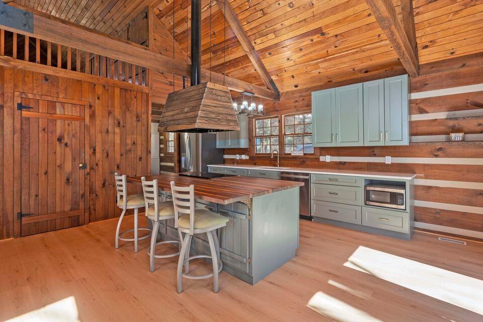 Spring City, Tennessee, 37381, United States, 1 Bedroom Bedrooms, ,2 BathroomsBathrooms,Residential,For Sale,1826365