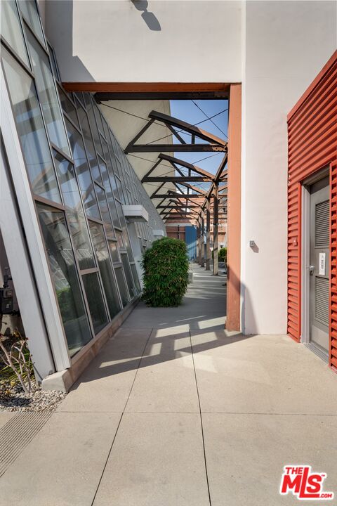 Los Angeles, California, 90012, United States, 1 Bedroom Bedrooms, ,1 BathroomBathrooms,Residential,For Sale,1827245
