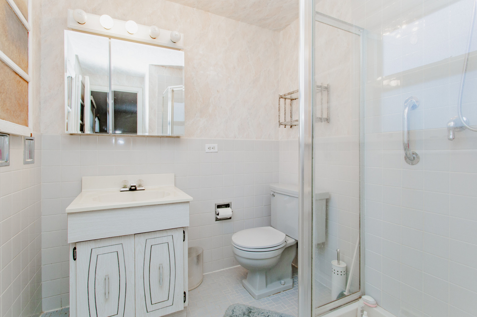 Wilmette, Illinois, 60091, United States, 3 Bedrooms Bedrooms, ,3 BathroomsBathrooms,Residential,For Sale,2013016