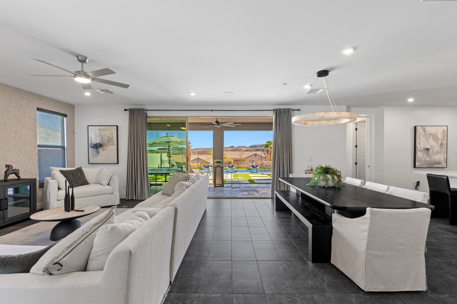  Mountainside Henderson Retreat with Strip Views & Resort-Style Backyard - 物件實景