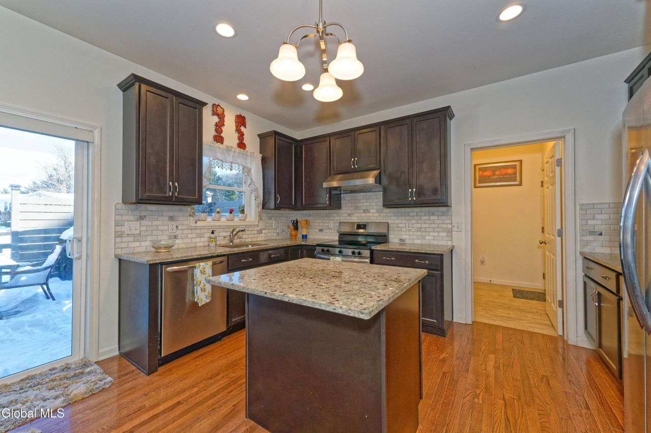 Rensselaer, New York, 12144, United States, 3 Bedrooms Bedrooms, ,3 BathroomsBathrooms,Residential,For Sale,1995950