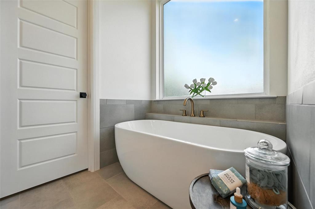 Aledo, Texas, 76008, United States, 4 Bedrooms Bedrooms, ,4 BathroomsBathrooms,Residential,For Sale,1876390