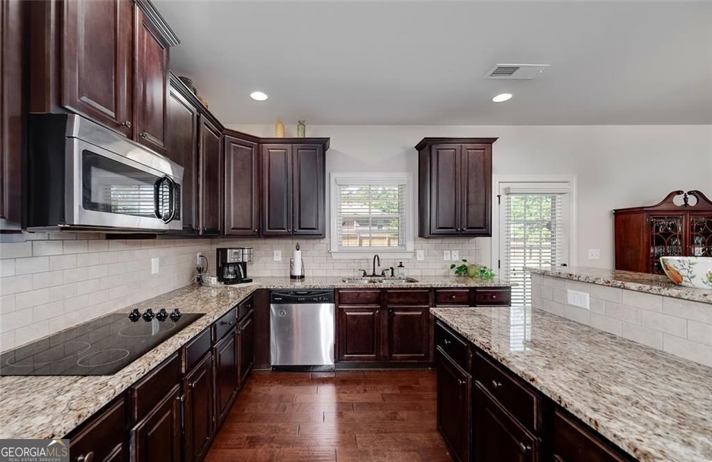 Locust Grove, Georgia, 30248, United States, 5 Bedrooms Bedrooms, ,5 BathroomsBathrooms,Residential,For Sale,1967272