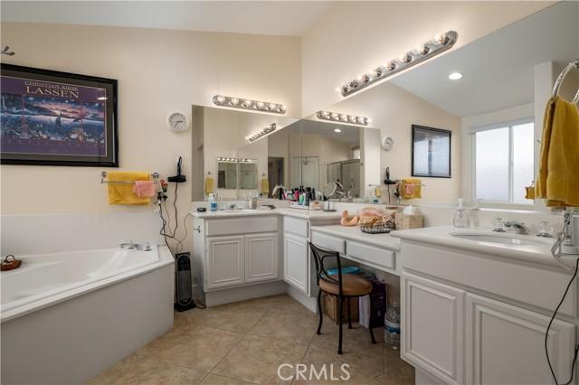 Murrieta, California, 92563, United States, 3 Bedrooms Bedrooms, ,2 BathroomsBathrooms,Residential,For Sale,1989095