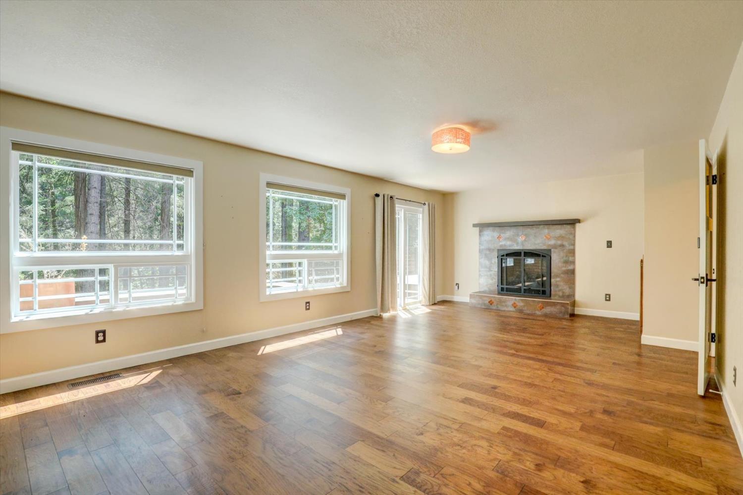 Nevada City, California, 95959, United States, 4 Bedrooms Bedrooms, ,4 BathroomsBathrooms,Residential,For Sale,1921585