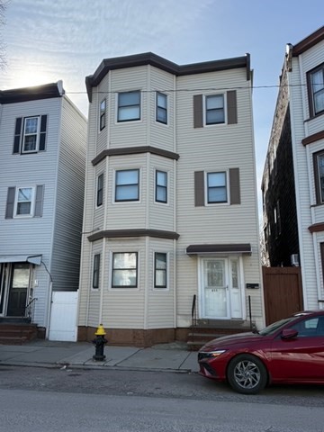 East Boston, Massachusetts, 02128, United States, 6 Bedrooms Bedrooms, ,3 BathroomsBathrooms,Residential,For Sale,2048747