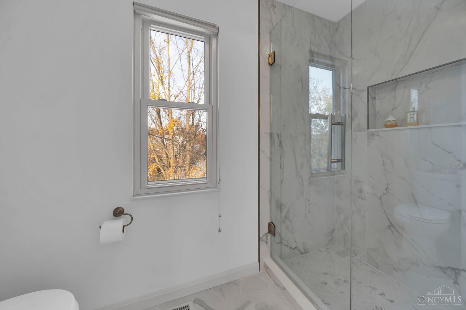 Loveland, Ohio, 45140, United States, 4 Bedrooms Bedrooms, ,3 BathroomsBathrooms,Residential,For Sale,1992143