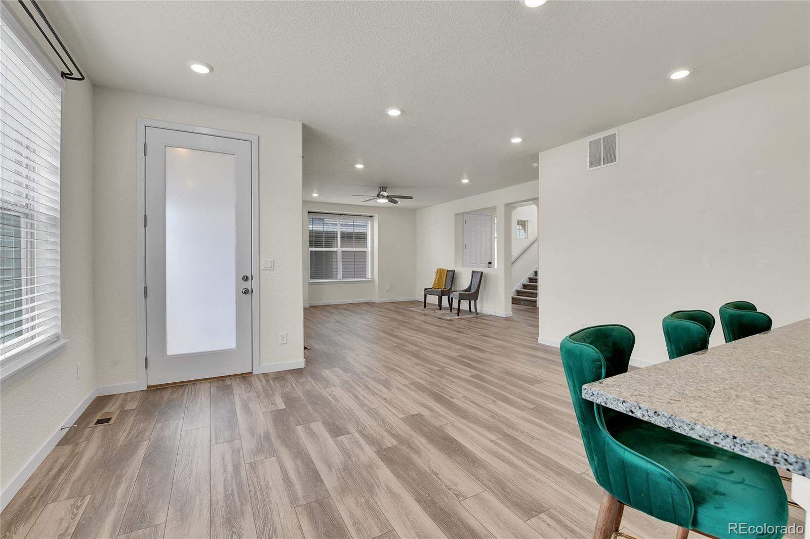 Littleton, Colorado, 80125, United States, 3 Bedrooms Bedrooms, ,3 BathroomsBathrooms,Residential,For Sale,1891675