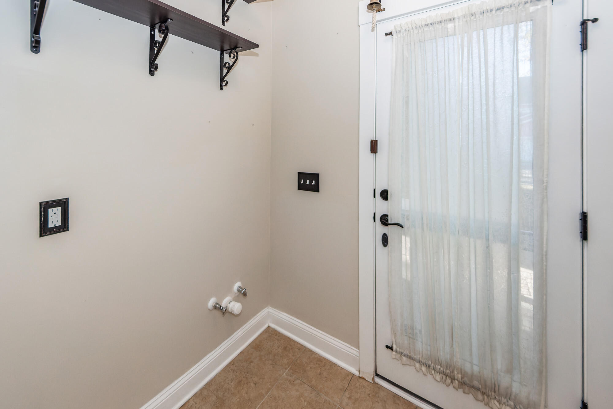 Summerville, South Carolina, 29483, United States, 4 Bedrooms Bedrooms, ,4 BathroomsBathrooms,Residential,For Sale,2005994