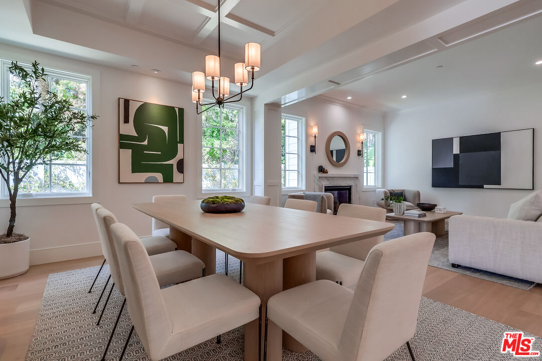 Los Angeles, California, 90049, United States, 7 Bedrooms Bedrooms, ,4 BathroomsBathrooms,Residential,For Sale,1912461