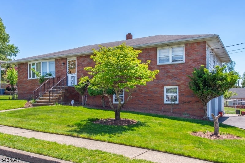Woodland Park, New Jersey, 07424, United States, 3 Bedrooms Bedrooms, ,3 BathroomsBathrooms,Residential,For Sale,2048674