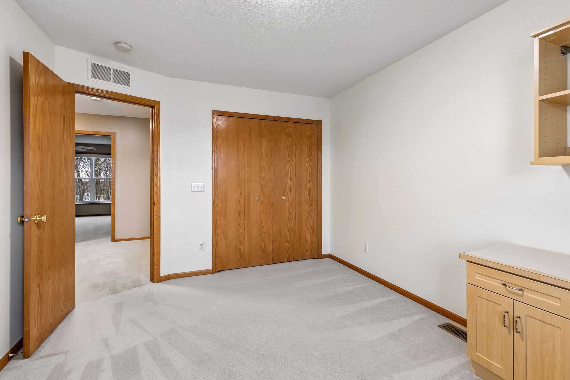  Cul-de-Sac Living with Over an Acre of Land - 物件實景