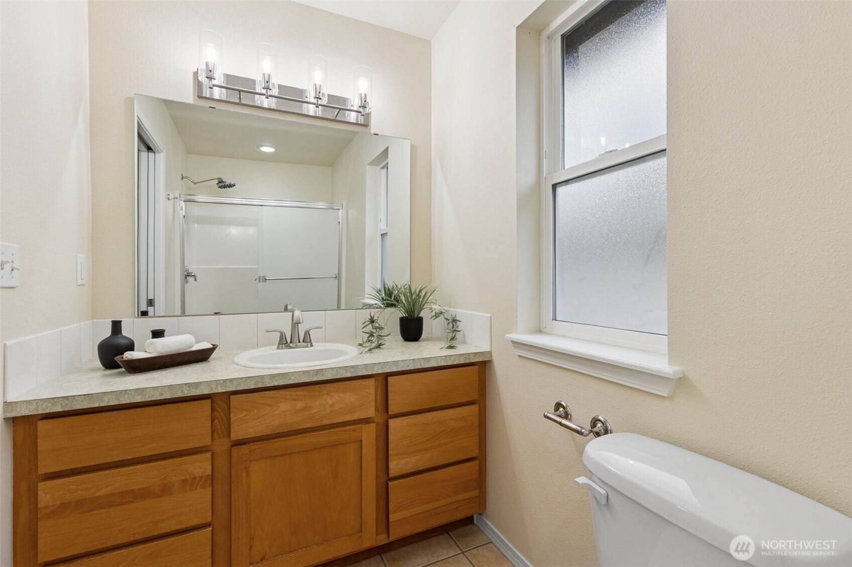 Olympia, Washington, 98502, United States, 3 Bedrooms Bedrooms, ,2 BathroomsBathrooms,Residential,For Sale,2002909